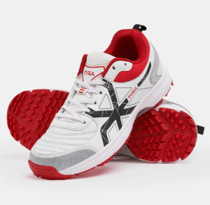 Tyka Stunner 160 Cricket Rubber Studs Shoes
