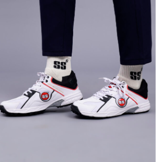 SS Gutsy Cricket Rubber Studs Shoes
